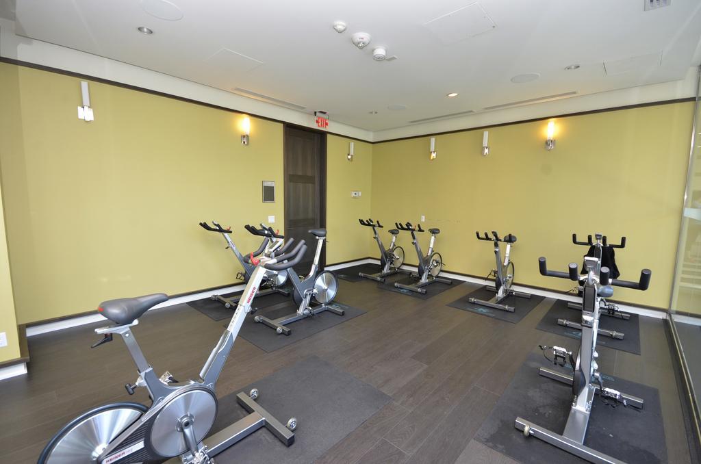 Whitehall Suites - Front Street Apartment Toronto