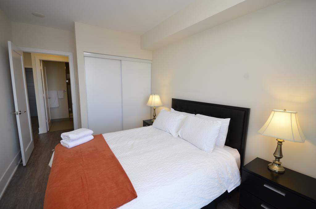 Whitehall Suites - Front Street Toronto