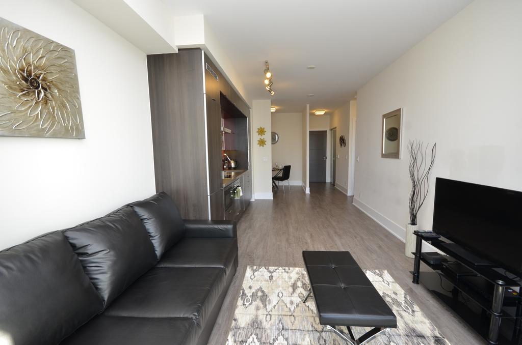 Whitehall Suites - Front Street Apartment