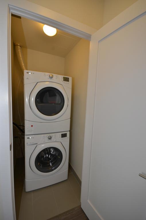 Whitehall Suites - Front Street Apartment *
