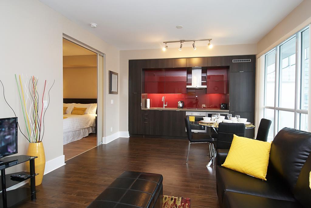 Whitehall Suites - Front Street * Toronto