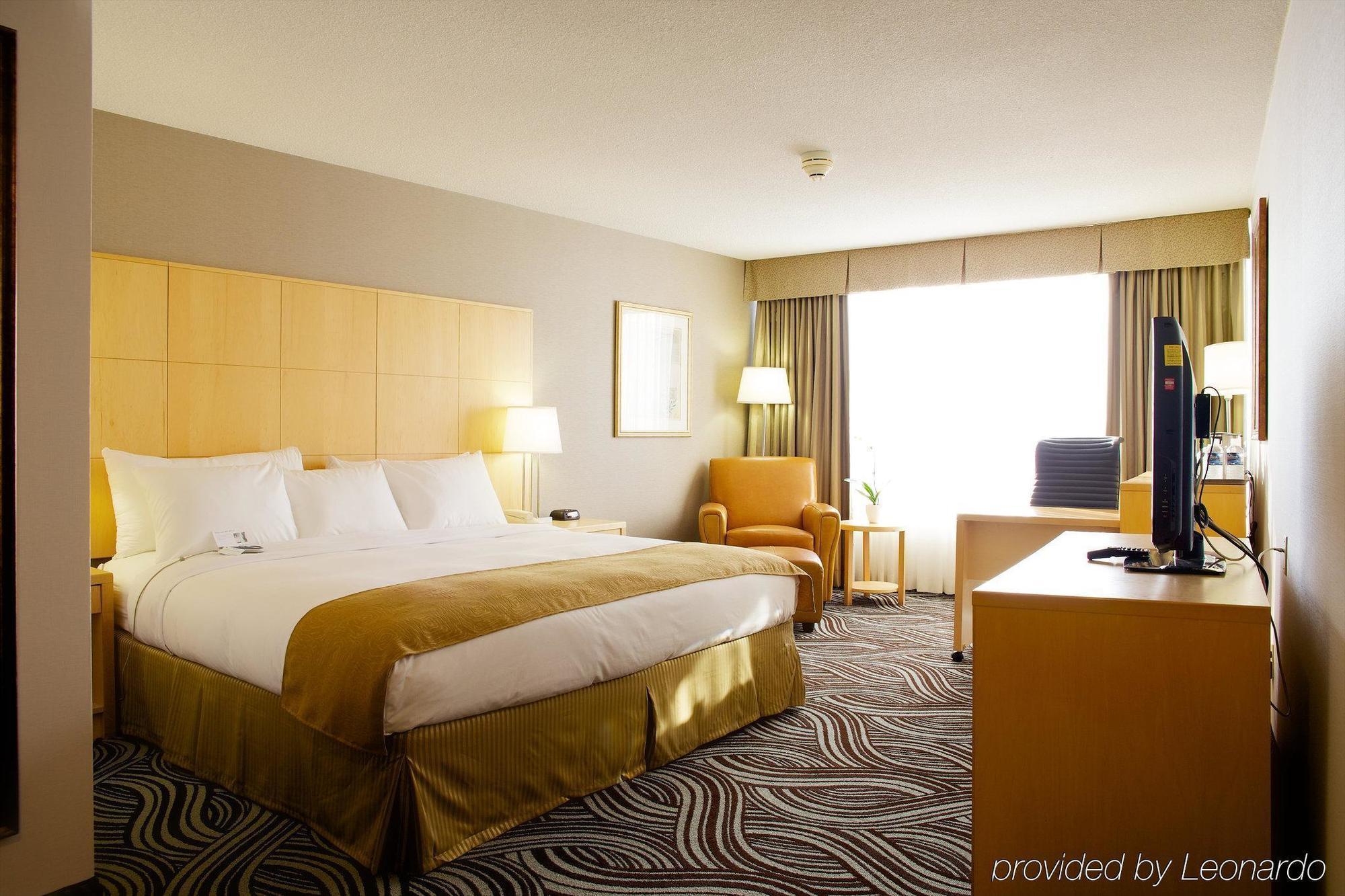 Radisson East 3* Toronto