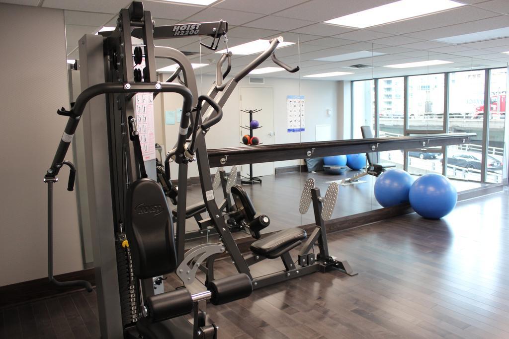 Napa Furnished At Cn Tower & Maple Leaf Square Apartment