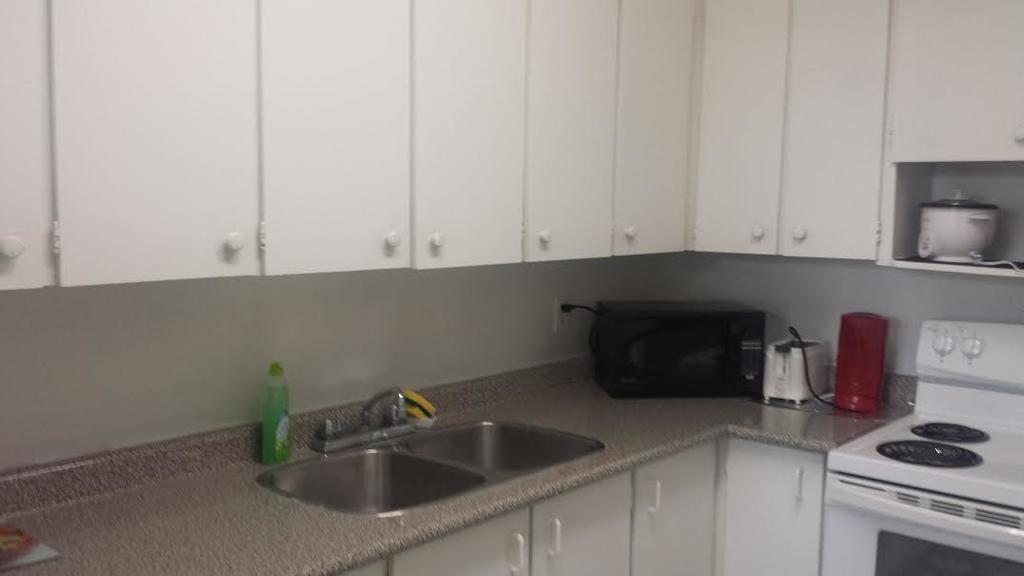 Apartment Furnished Living- Forest Manor *