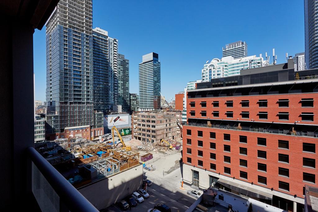 Atlas Suites Furnished Apartments- Rogers Center, Downtown *