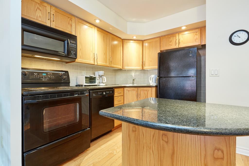 Atlas Suites Furnished Apartments- Rogers Center, Downtown Toronto