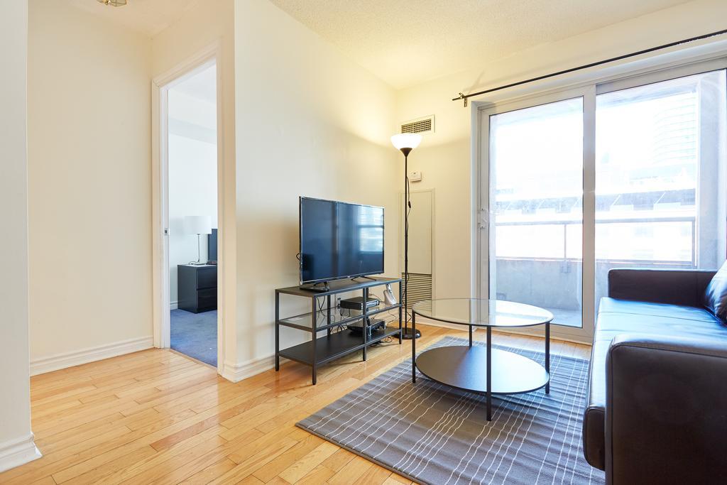 Atlas Suites Furnished Apartments- Rogers Center, Downtown *