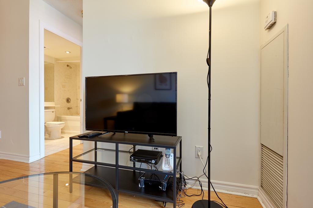 Atlas Suites Furnished Apartments- Rogers Center, Downtown * Toronto