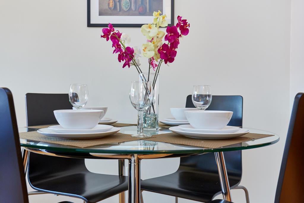 Atlas Suites Furnished Apartments- Rogers Center, Downtown Apartment
