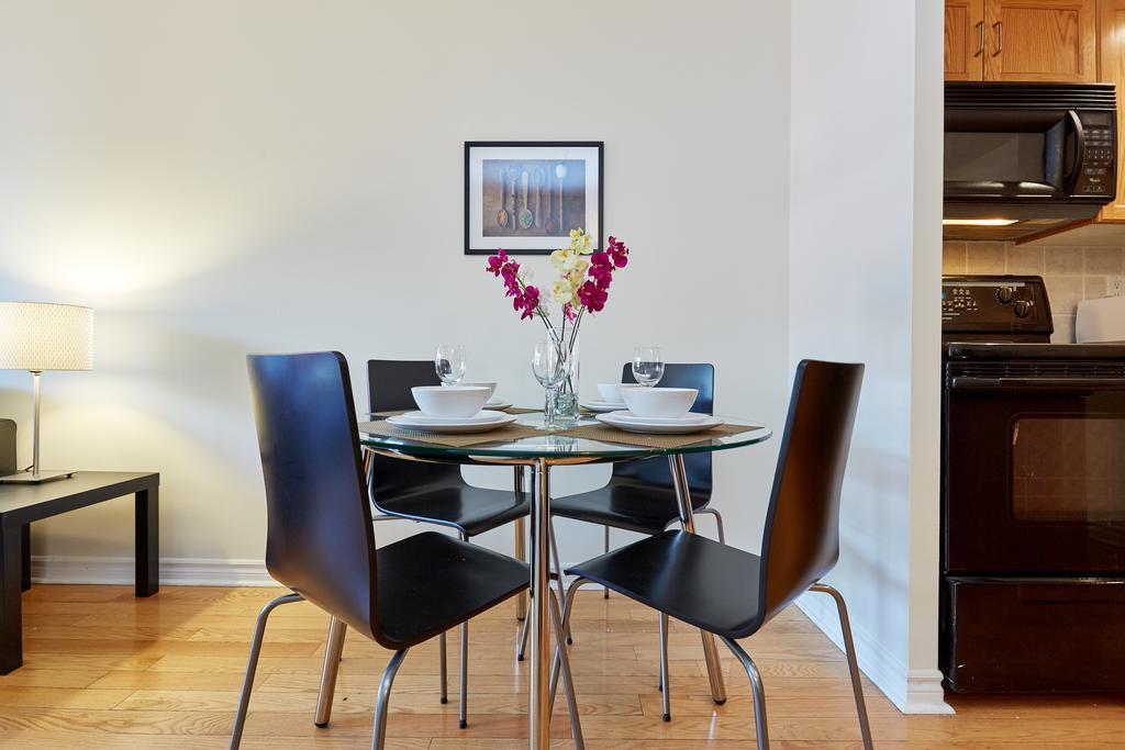 Apartment Atlas Suites Furnished Apartments- Rogers Center, Downtown *