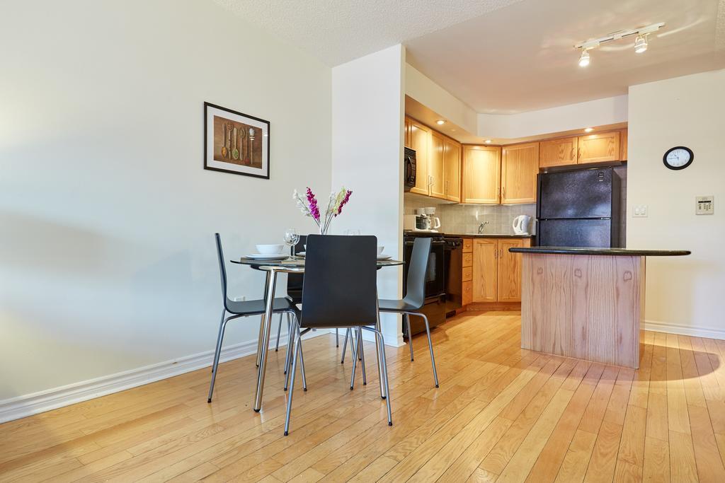 Atlas Suites Furnished Apartments- Rogers Center, Downtown Apartment *