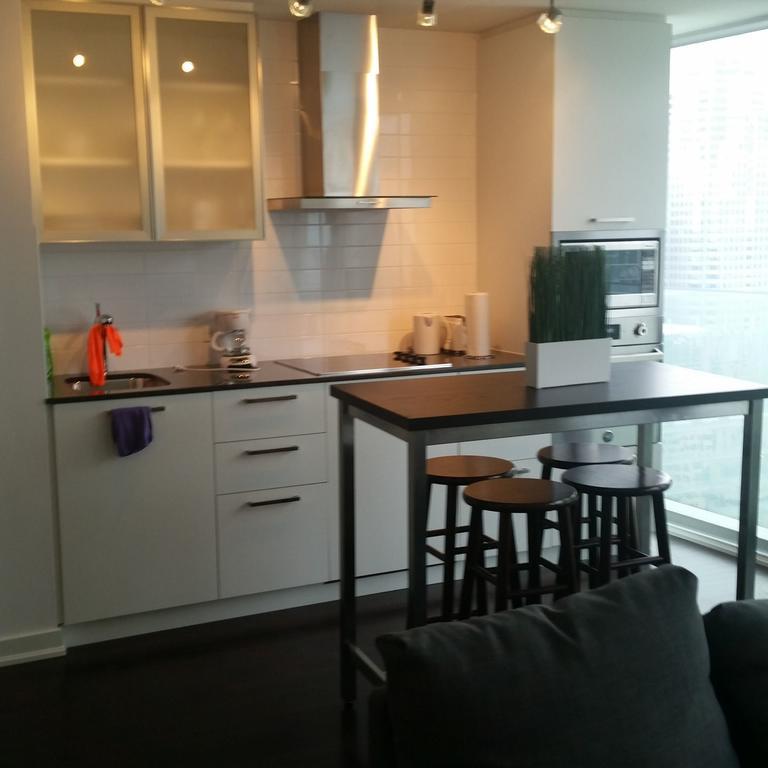Eg Suites - York St Condos Cn Tower Toronto