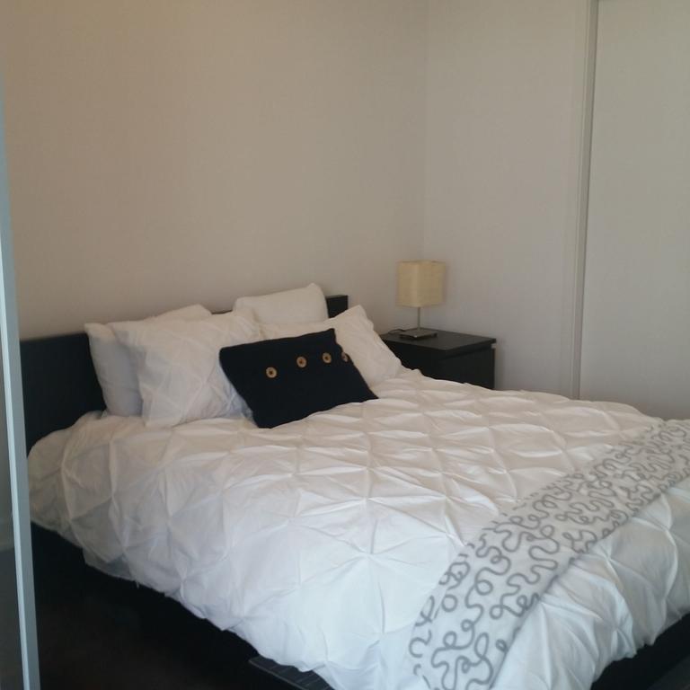 Eg Suites - York St Condos Cn Tower Toronto