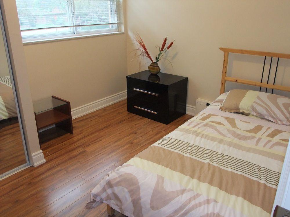 Kashaneh - 25 Greenview Toronto