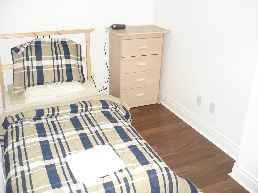Kashaneh - 25 Greenview Toronto