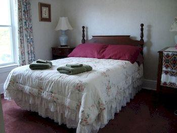 Campbell House Weston Hotel 2*