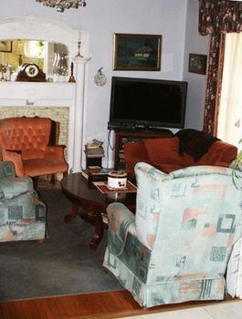 Campbell House Weston Hotel