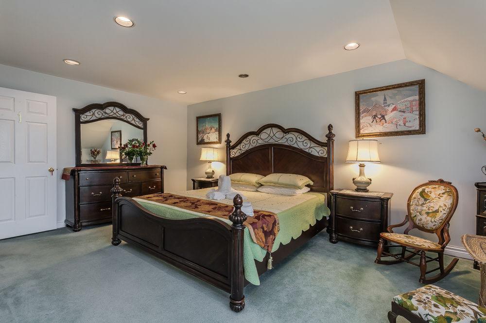 Rose Garden Bed & Breakfast 3*