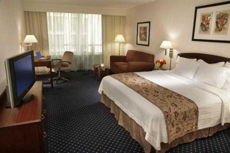 Courtyard By Marriott Downtown Hotel 3*