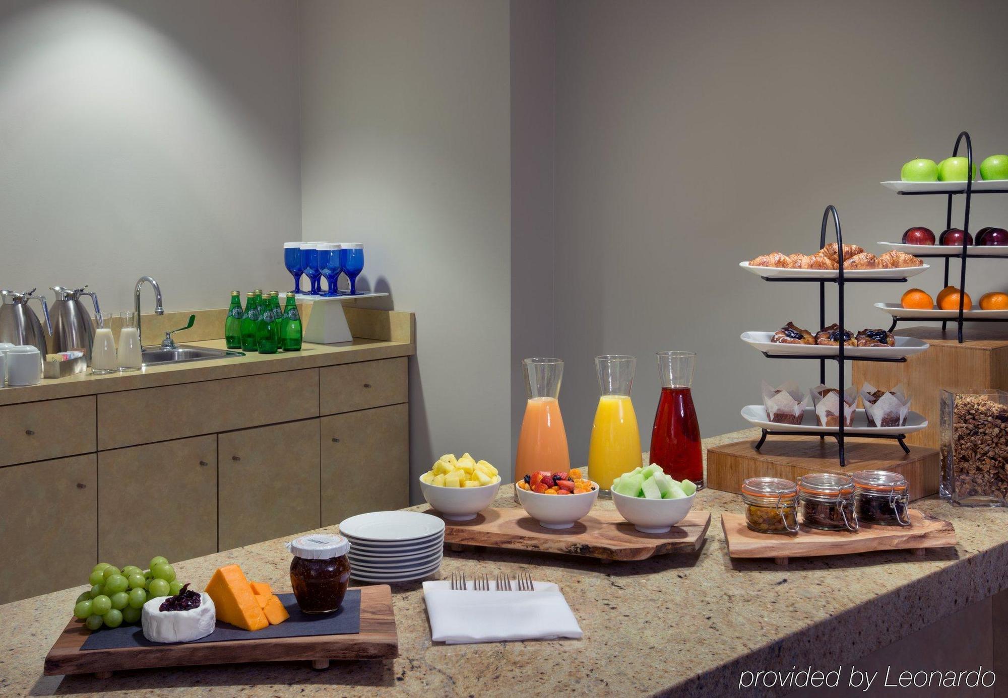 Marriott Downtown At Cf Eaton Centre Hotel Toronto