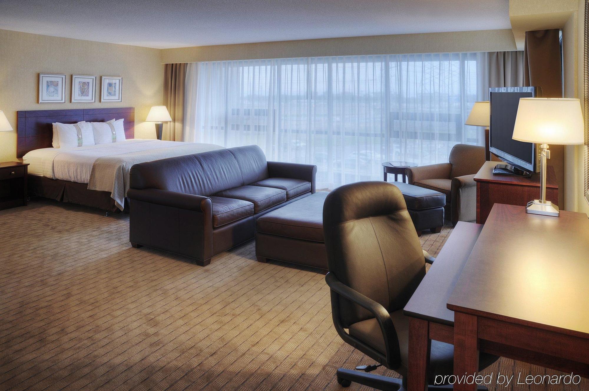 Airport East By Ihg 3*