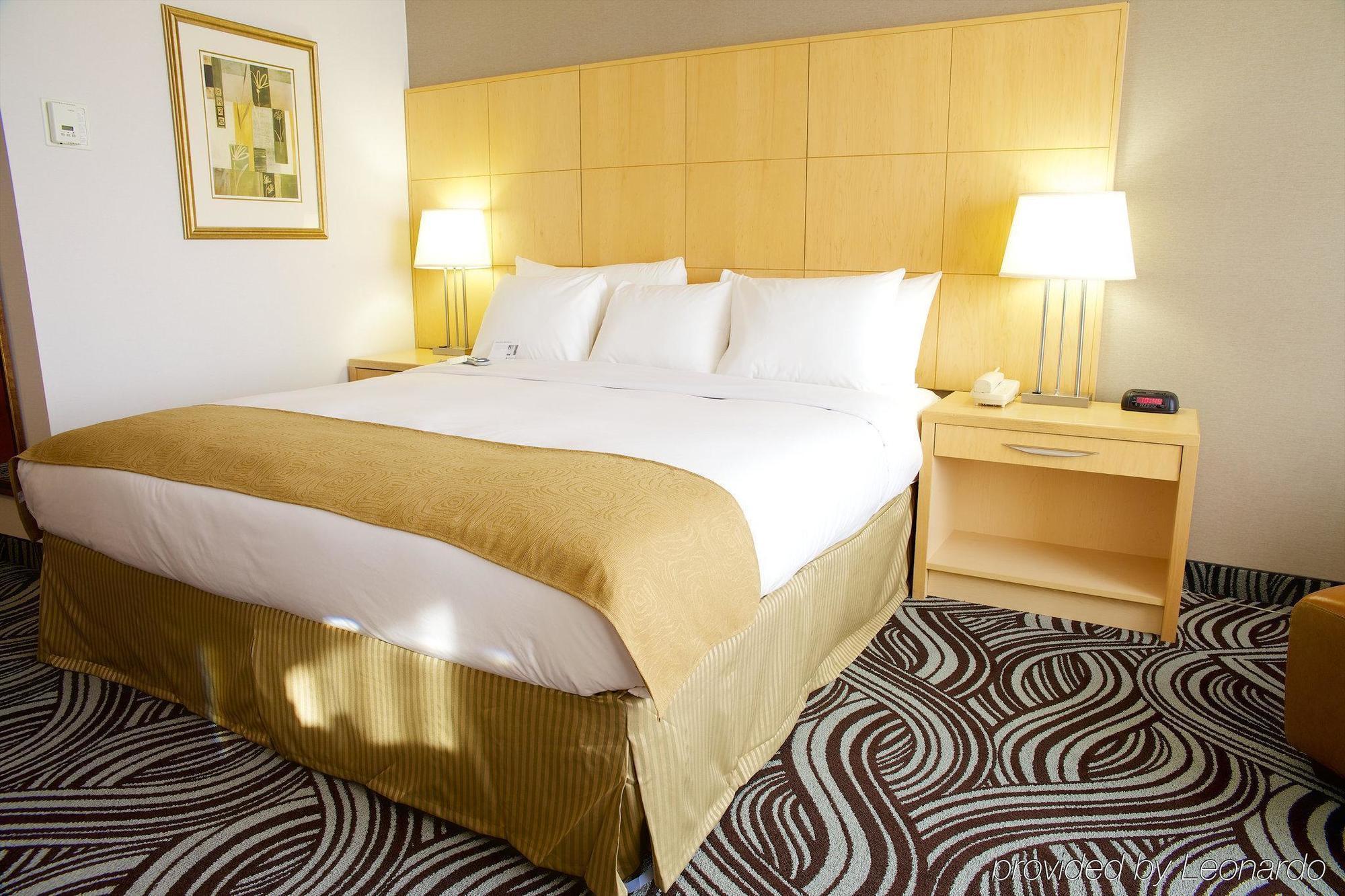 Radisson East 3* Toronto