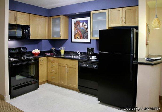 By Marriott Downtown / Entertainment District 4*
