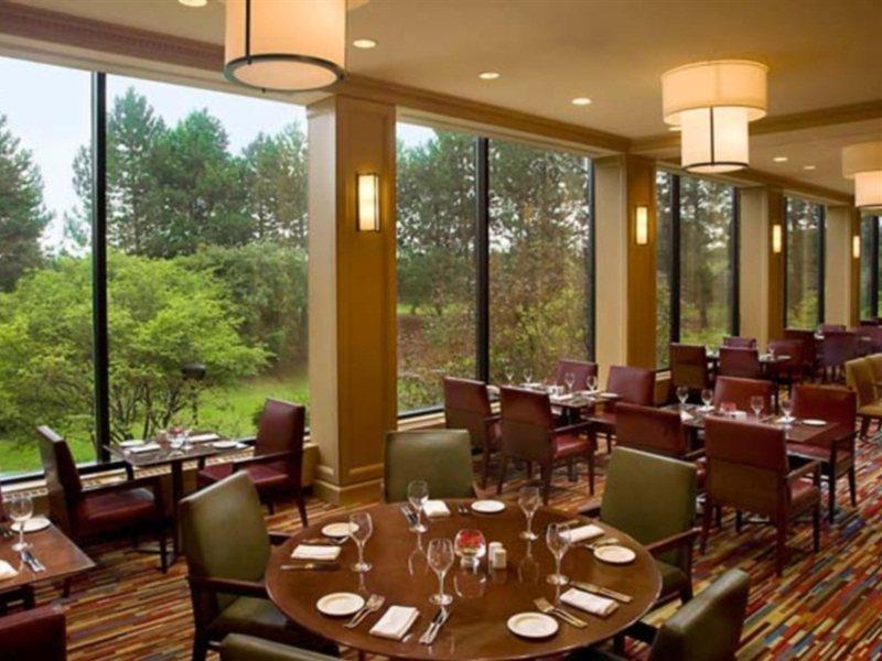 Hotel Airport Marriott 4*