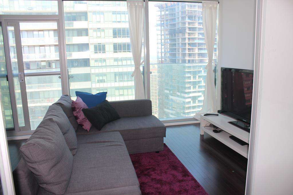 Apartment Eg Suites - York St Condos Cn Tower