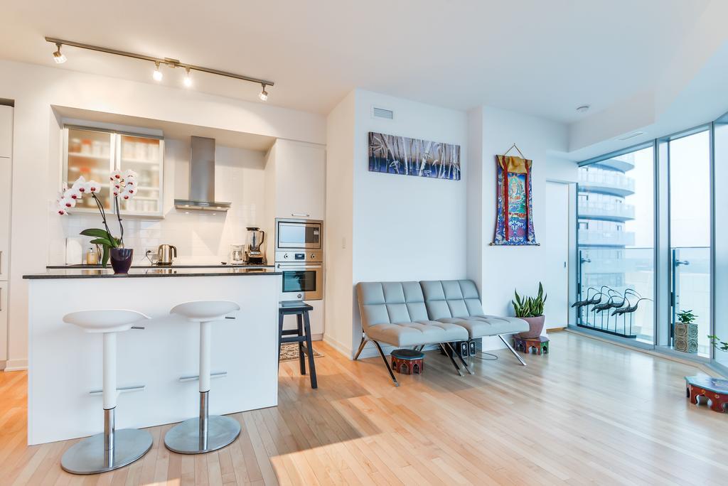 Downtown Toronto 56Th Floor Furnished Rental Monthly Available Apartment Toronto