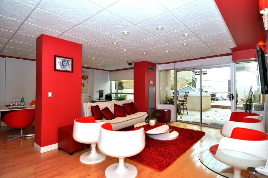 Hotel Yonge Furnished 3*