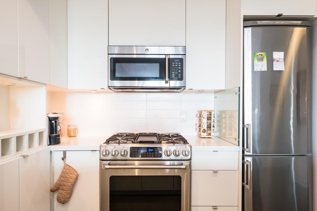 Apartment Luxury Leslieville - 2 Bedroom 2 Bath *