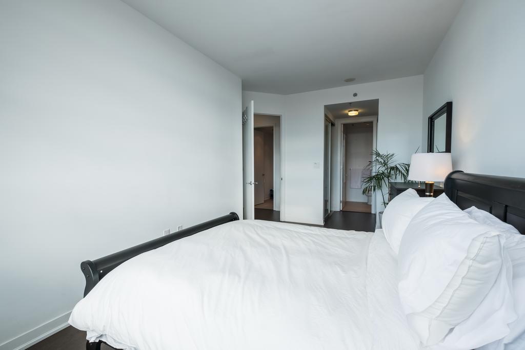 Luxury Leslieville - 2 Bedroom 2 Bath