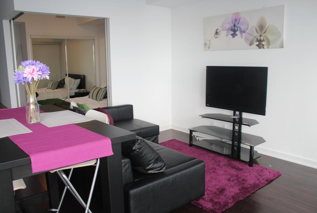 Eg Suites - York St Condos Cn Tower * Toronto