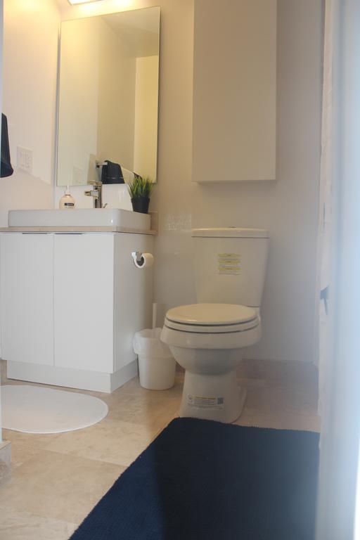 Eg Suites - York St Condos Cn Tower *