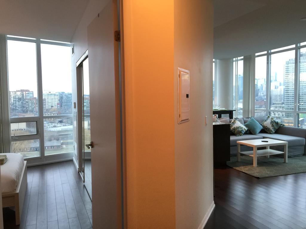 Apartment Rs - York Blvd
