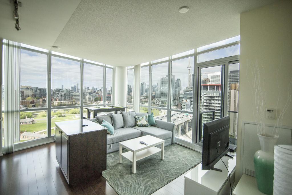 Rs - York Blvd Apartment