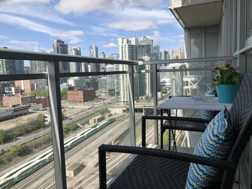 A&a In The Heart Of Downtown *