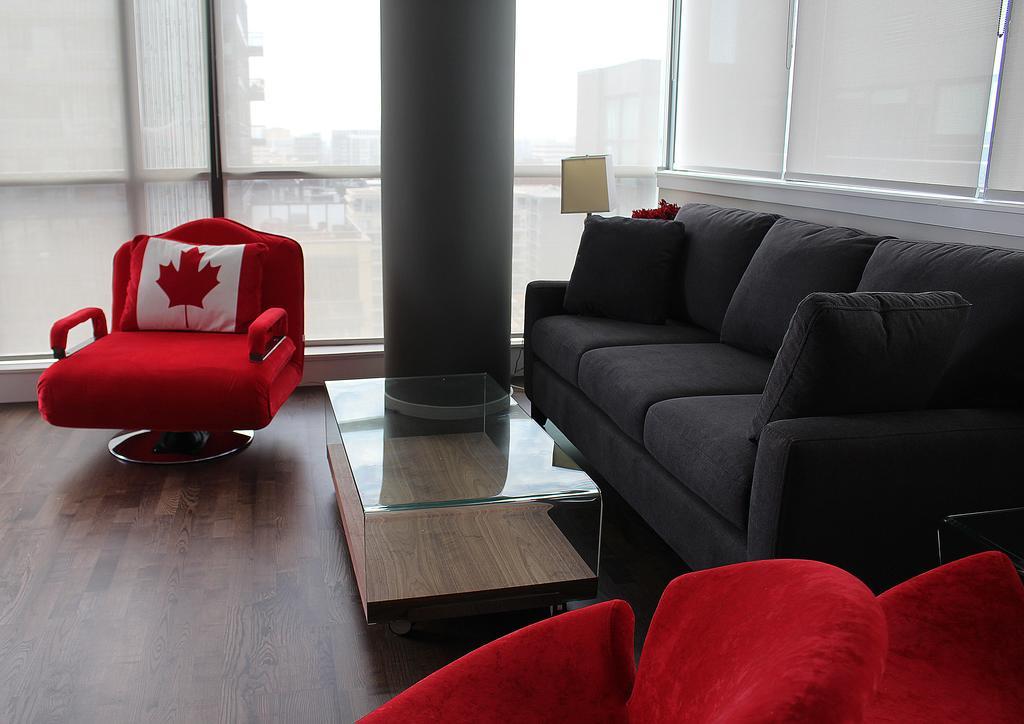 Applewood - King & Spadina Apartment