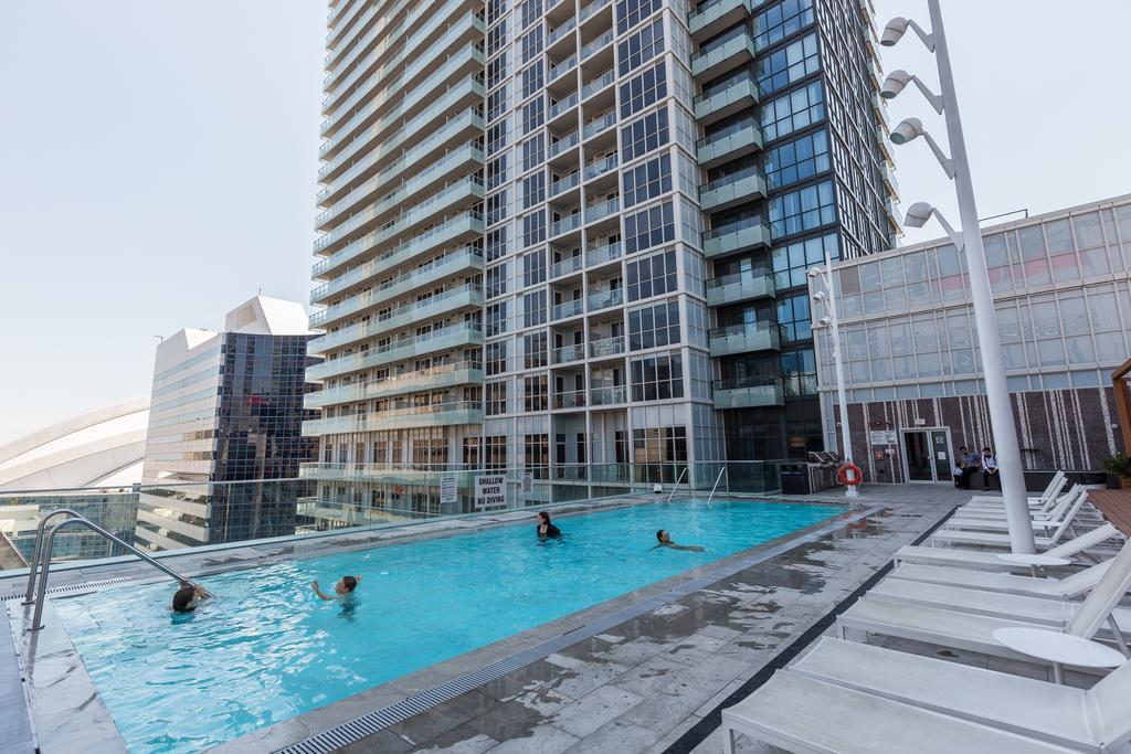 Applewood - Convention Centre & Blue Jays Apartment