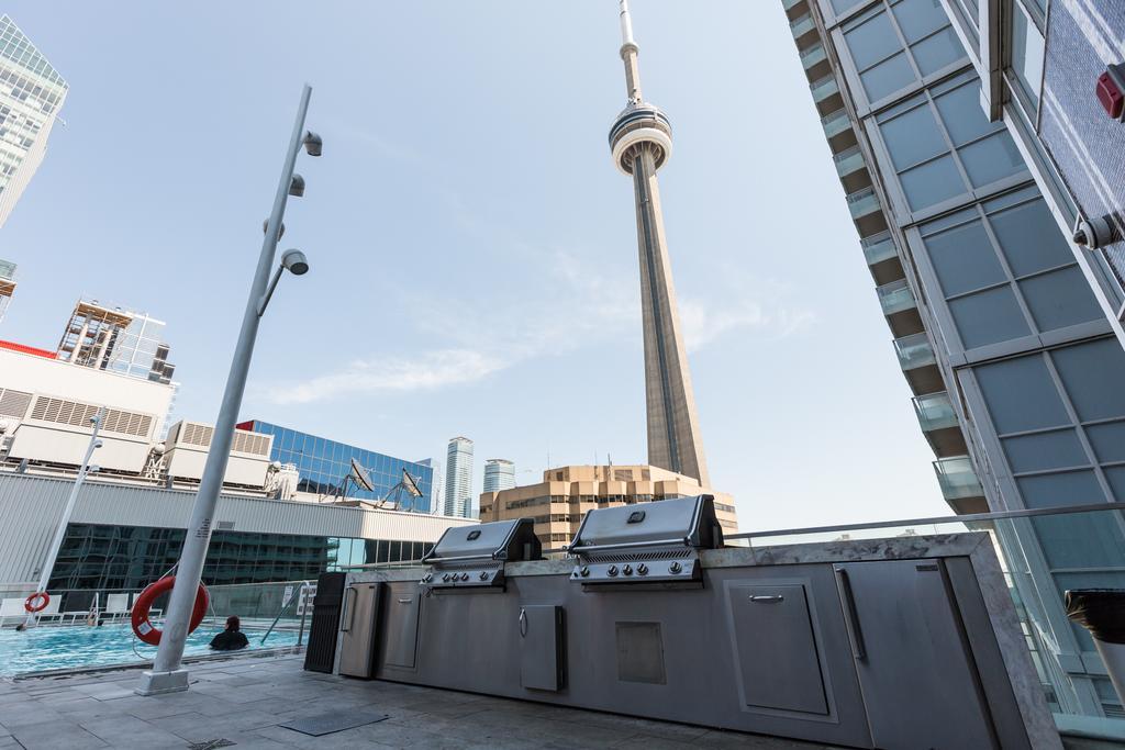 Applewood - Convention Centre & Blue Jays Apartment *