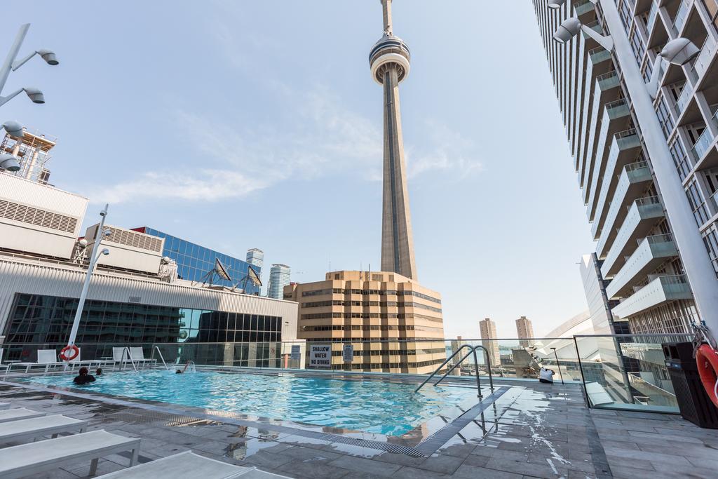 Applewood - Convention Centre & Blue Jays Apartment