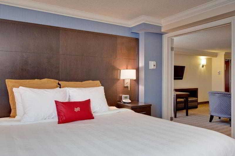 Hotel Crowne Plaza Airport By Ihg