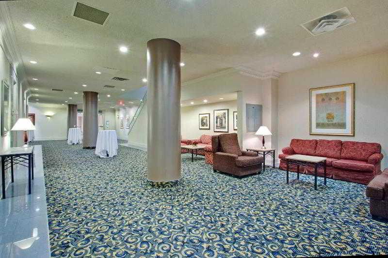 Hotel Crowne Plaza Airport By Ihg 4*