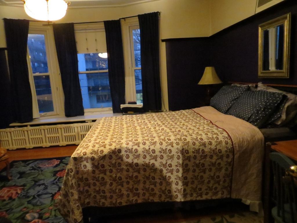 Bed & Breakfast Elliott House Toronto