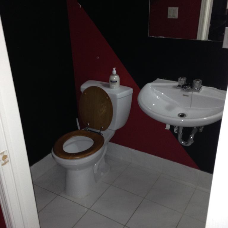 Guest house North Travelers Toronto