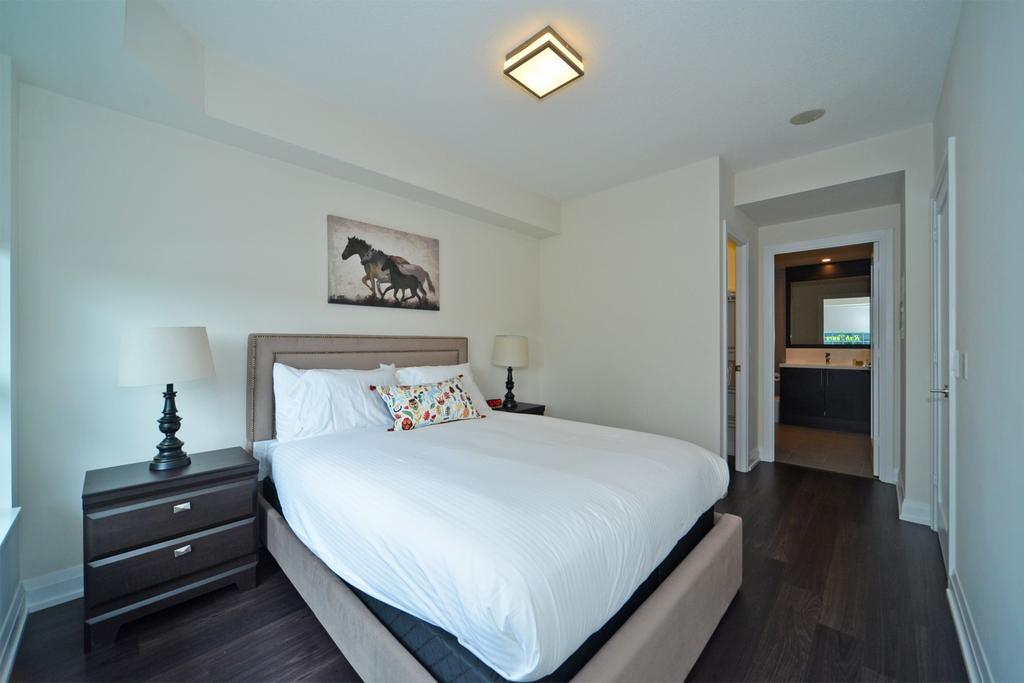 Royal Stays Furnished - Yonge/sheppard Apartment