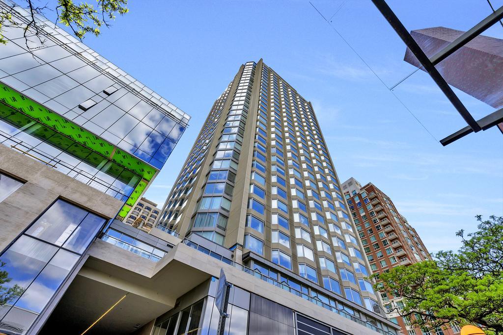 Quickstay - Yorkville Dream