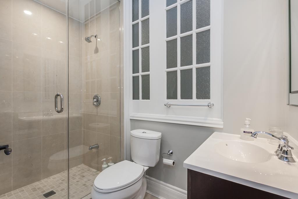 Guest house Residential Luxury Toronto