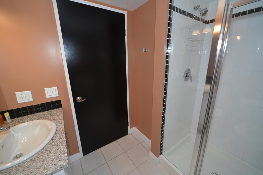 Royal Stays Furnished - Yonge/sheppard